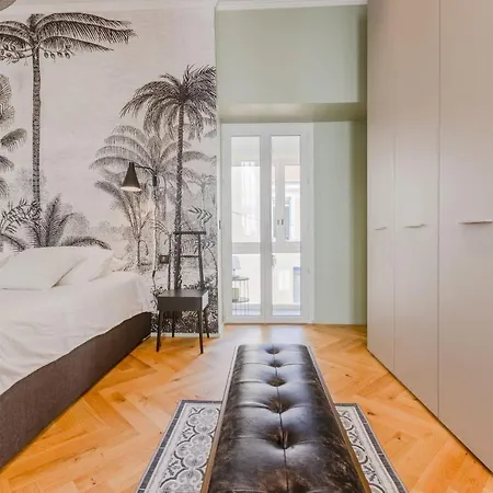 Apartment Heart Of 3-br Only 100m From The Palais Des Festivals *