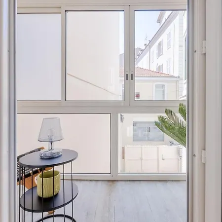 Apartment Heart Of 3-br Only 100m From The Palais Des Festivals